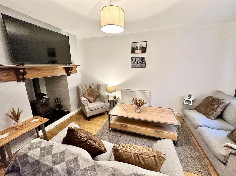 Cottage,Cinema Room,Log Burner Blaenavon المظهر الخارجي الصورة