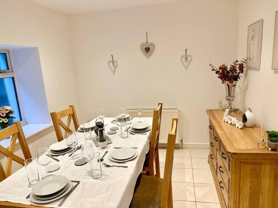Cottage,Cinema Room,Log Burner Blaenavon المظهر الخارجي الصورة