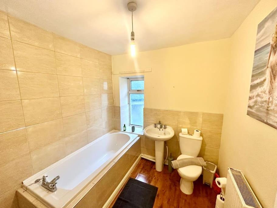 Cottage,Cinema Room,Log Burner Blaenavon المظهر الخارجي الصورة